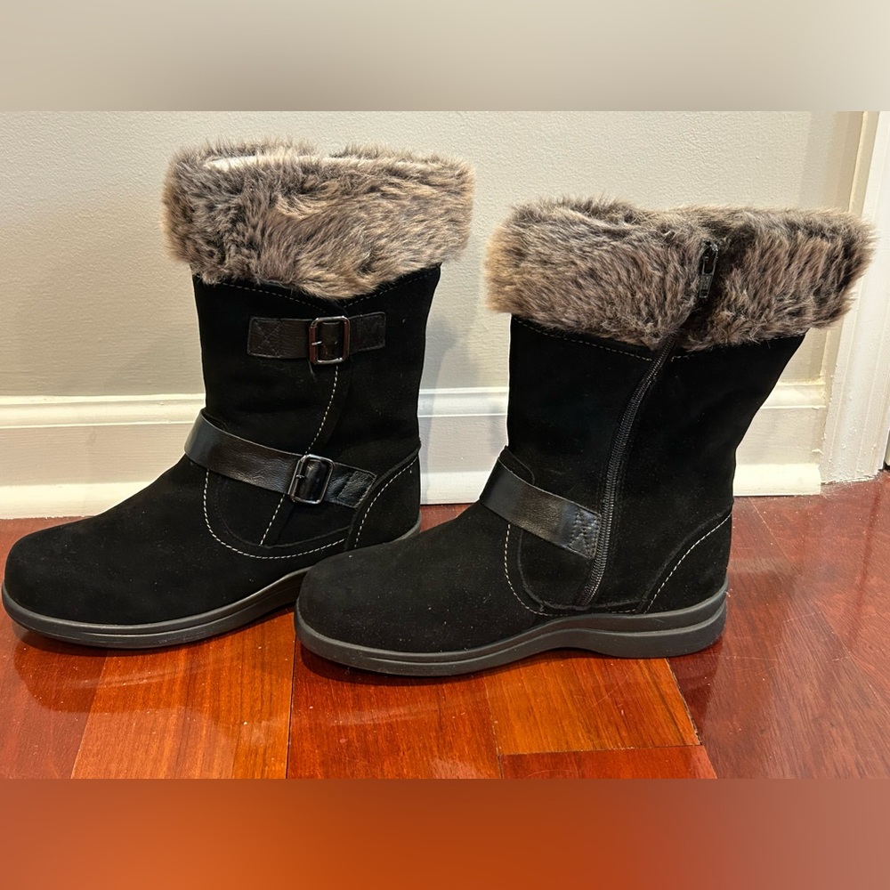 NWT Hoopoe Black suede ankle new comfortable women’s boots Sz 10WW